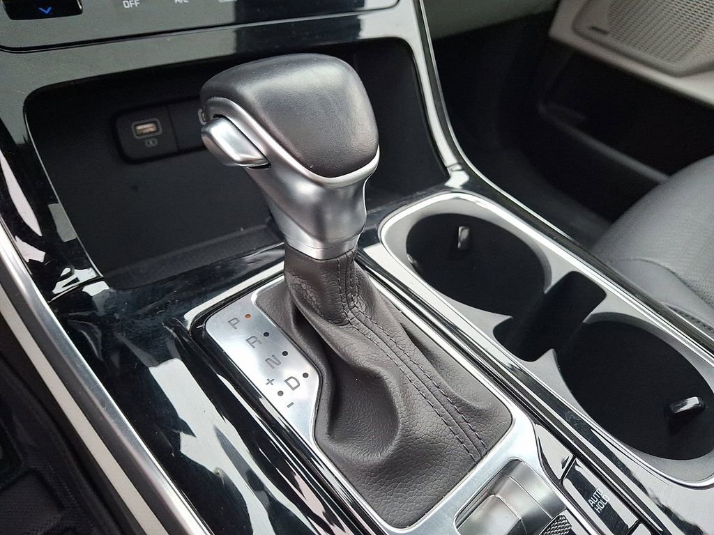 Used 2024 Kia Carnival SX Prestige image 16