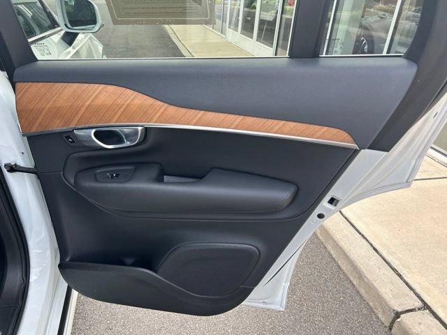 Certified 2024 Volvo XC90 B5 Plus w/ Protection Package Premier AWD/4WD image 12