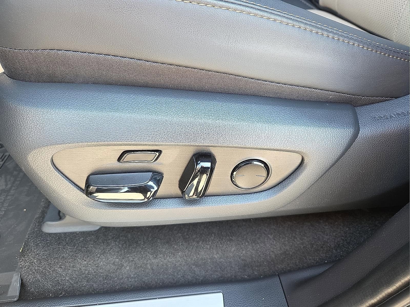 Used 2026 Lexus GX 550 image 15