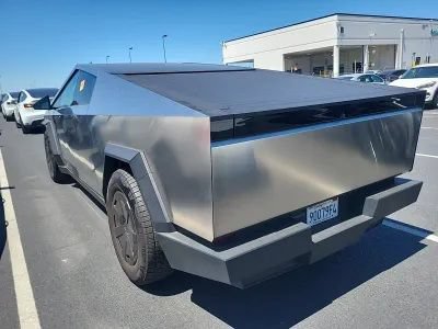 Used 2025 Tesla Cybertruck AWD Crew Cab image 2