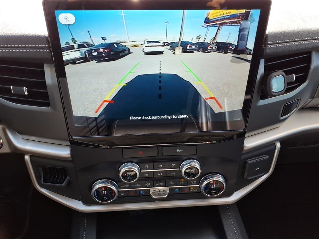 Used 2023 Ford Expedition XLT image 13