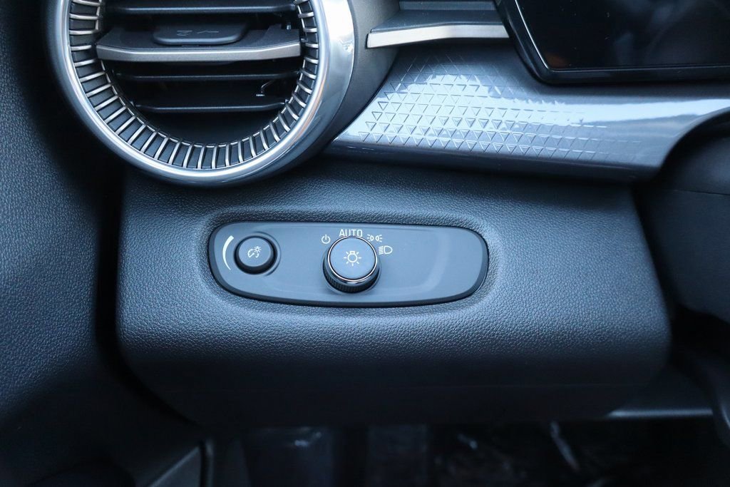 New 2026 Chevrolet Trax ACTIV w/ Driver Confidence Package image 15