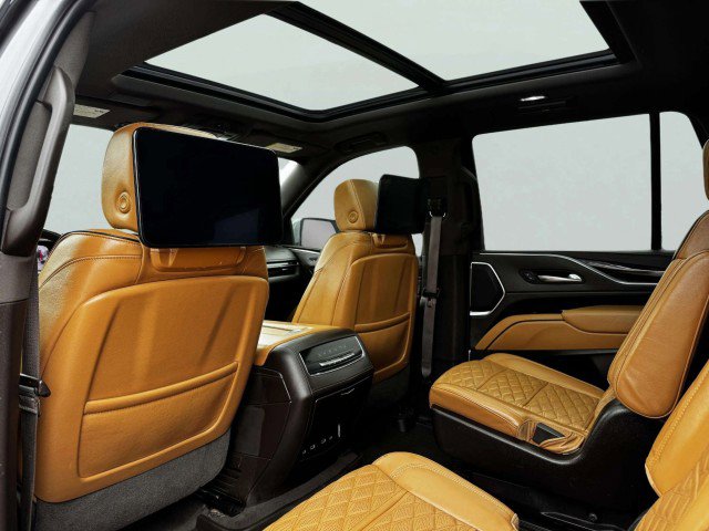 Used 2021 Cadillac Escalade Premium Luxury image 42