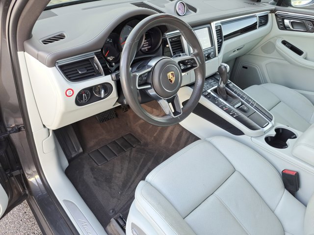 Certified 2016 Porsche Macan S image 4