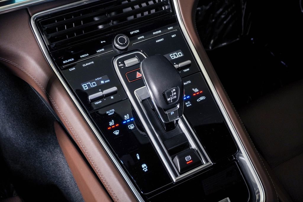 Certified 2023 Porsche Panamera 4 Platinum Edition AWD/4WD image 25