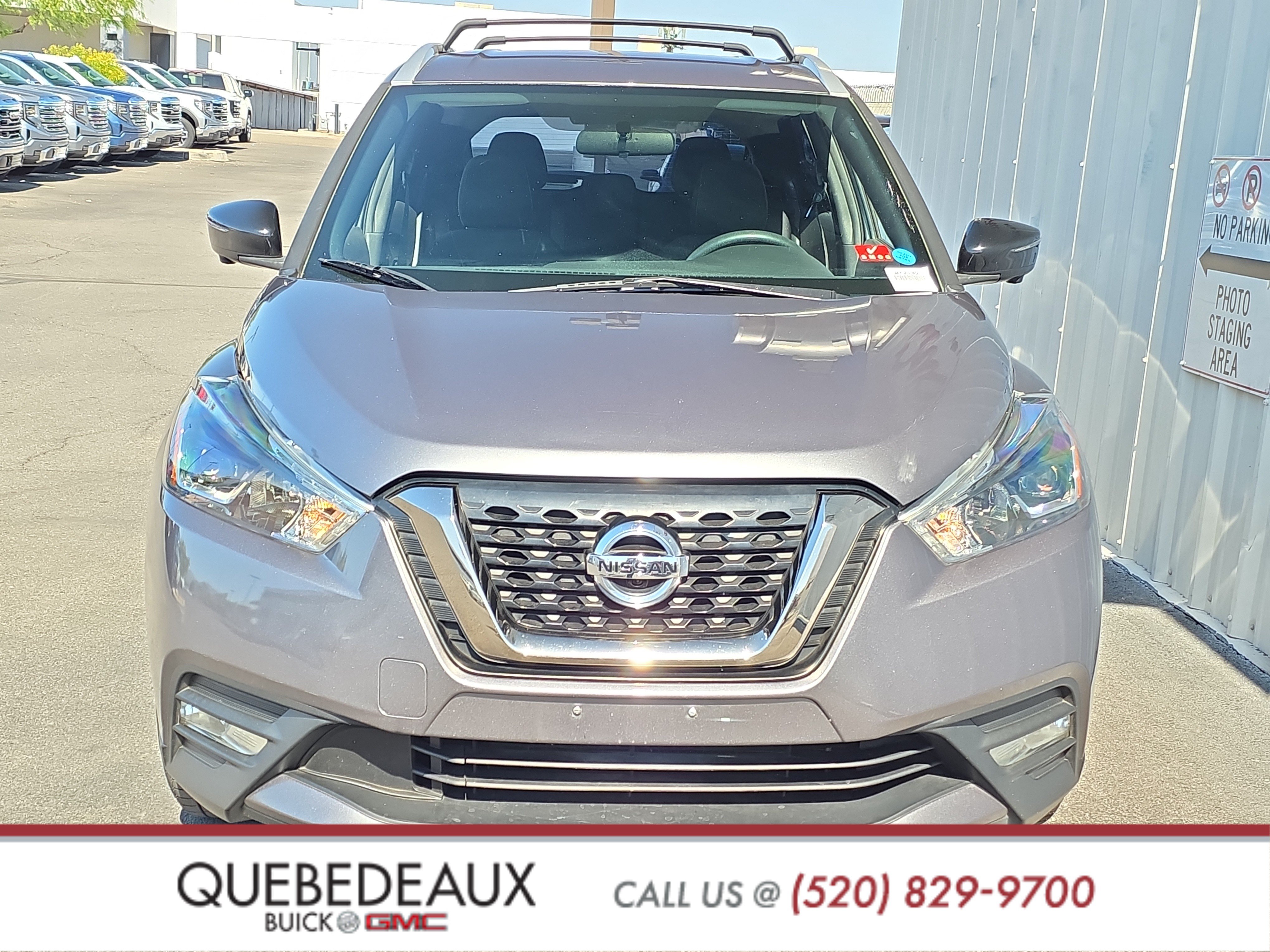 Used 2018 Nissan Kicks SR w/ Exterior Package FWD image 2