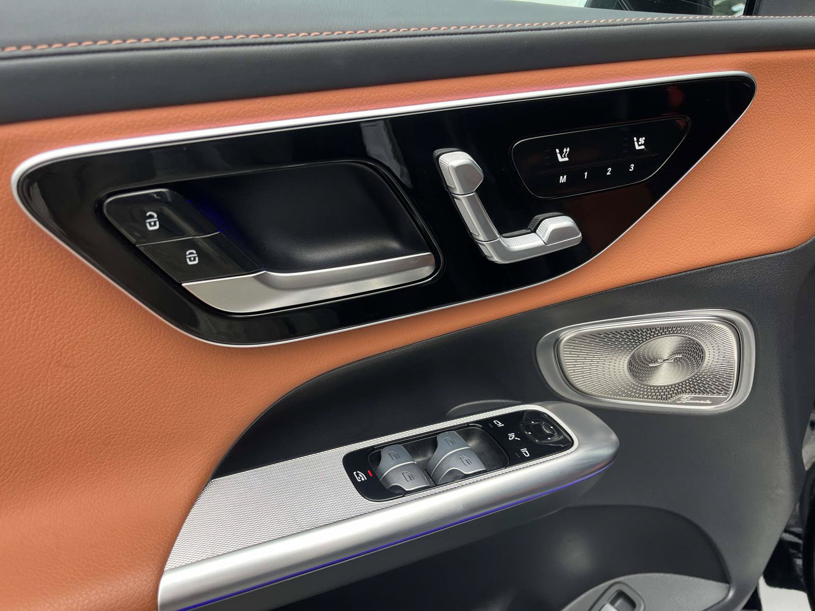 Certified 2025 Mercedes-Benz GLC 300 image 21