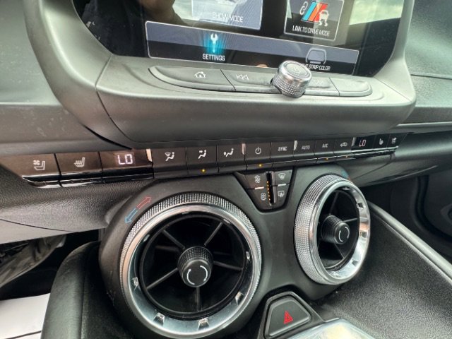Used 2016 Chevrolet Camaro LT RWD image 19