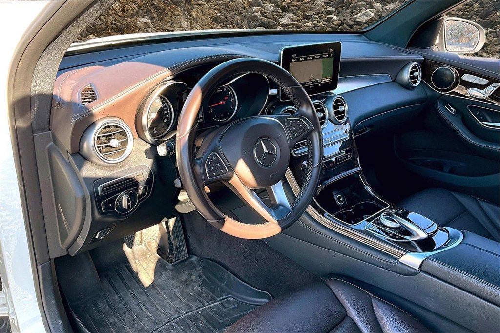 Used 2018 Mercedes-Benz GLC 300 4MATIC image 11