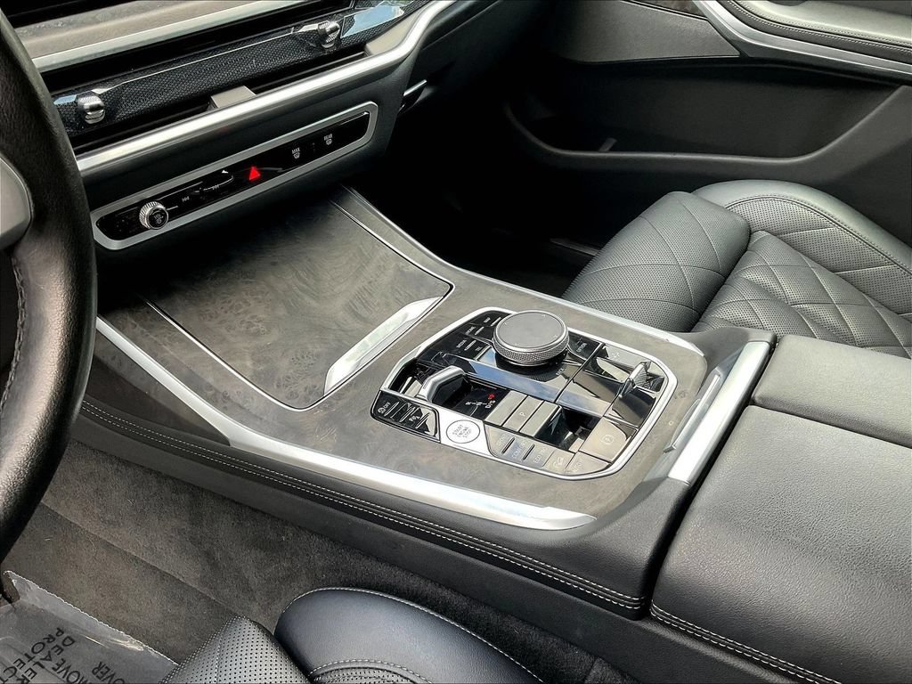 Used 2024 BMW X7 xDrive40i w/ Premium Package AWD/4WD image 16