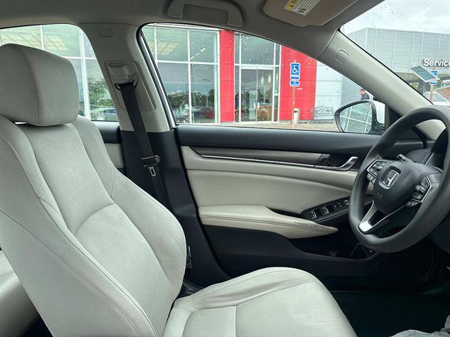 Used 2018 Honda Accord LX image 9
