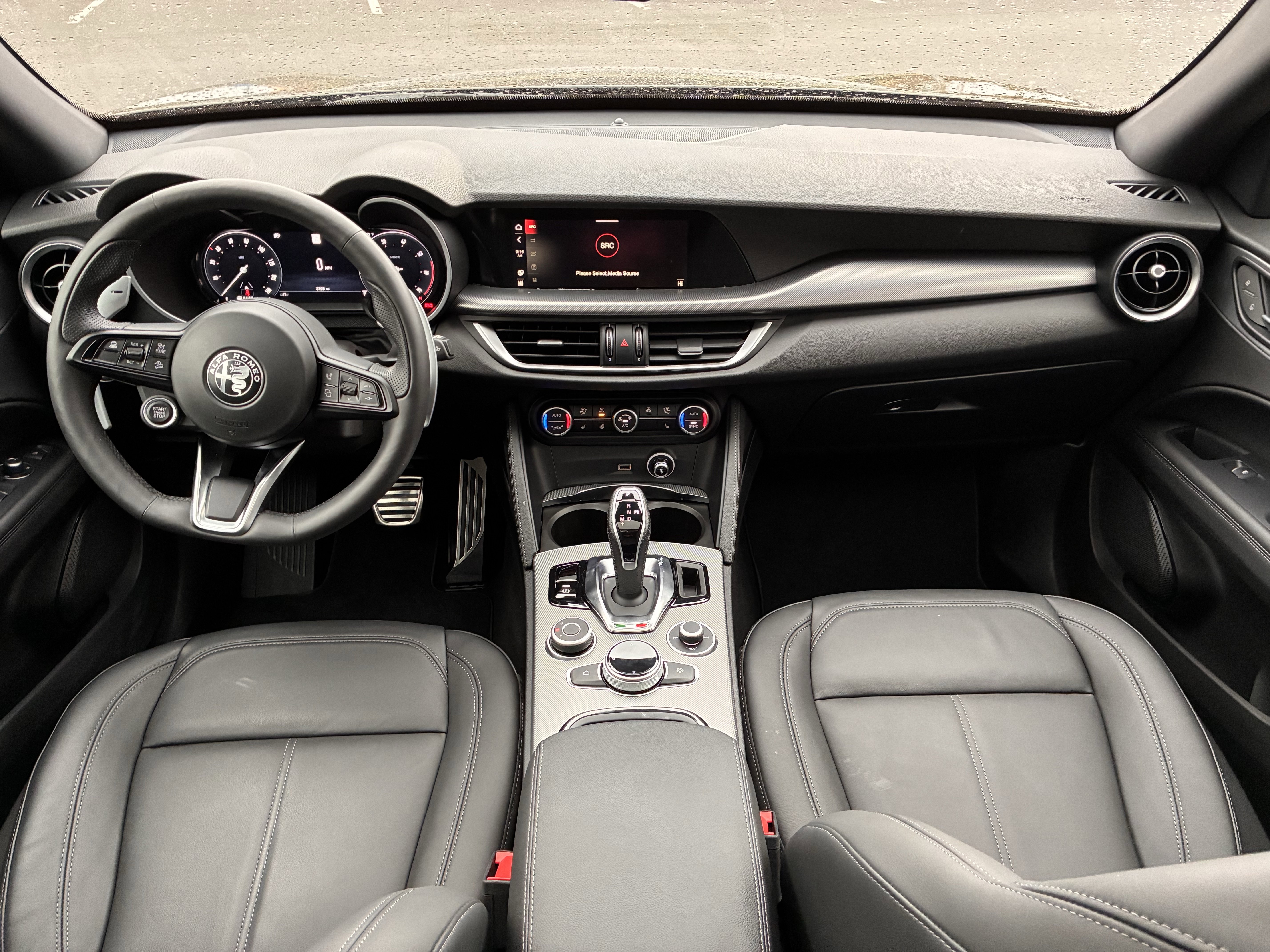 New 2025 Alfa Romeo Stelvio Sprint image 2