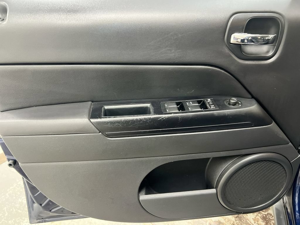 Used 2014 Jeep Patriot Sport w/ Power Value Group AWD/4WD image 18