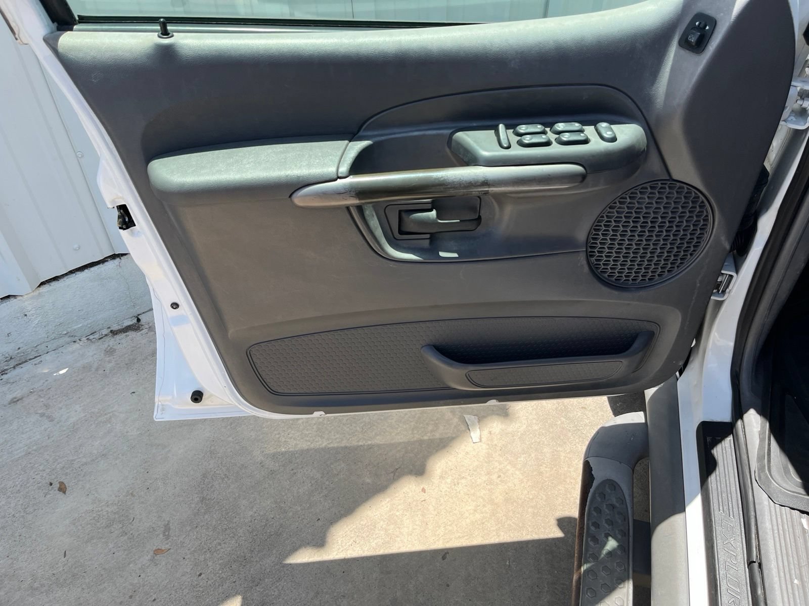 Used 2001 Ford Explorer Sport Trac 2WD image 11