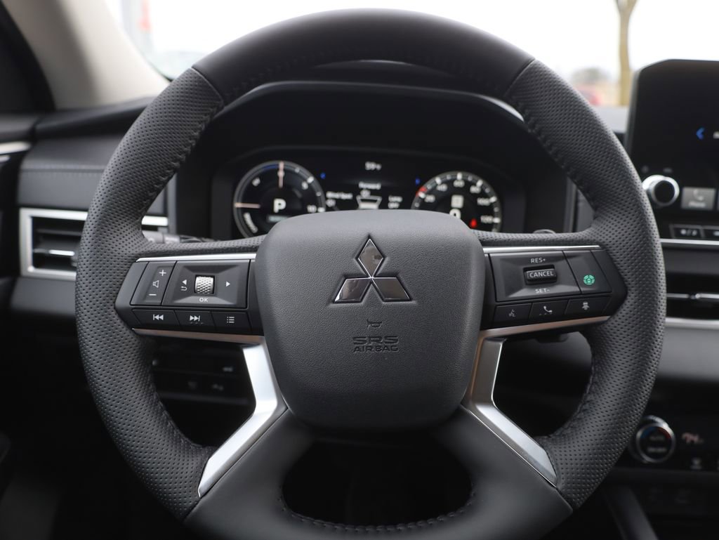 New 2025 Mitsubishi Outlander SE image 41