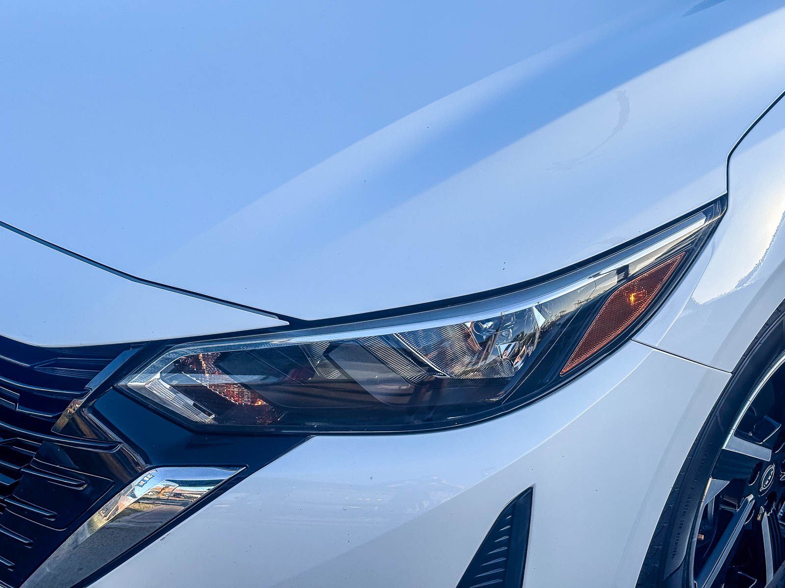 Used 2025 Nissan Sentra SV FWD image 9