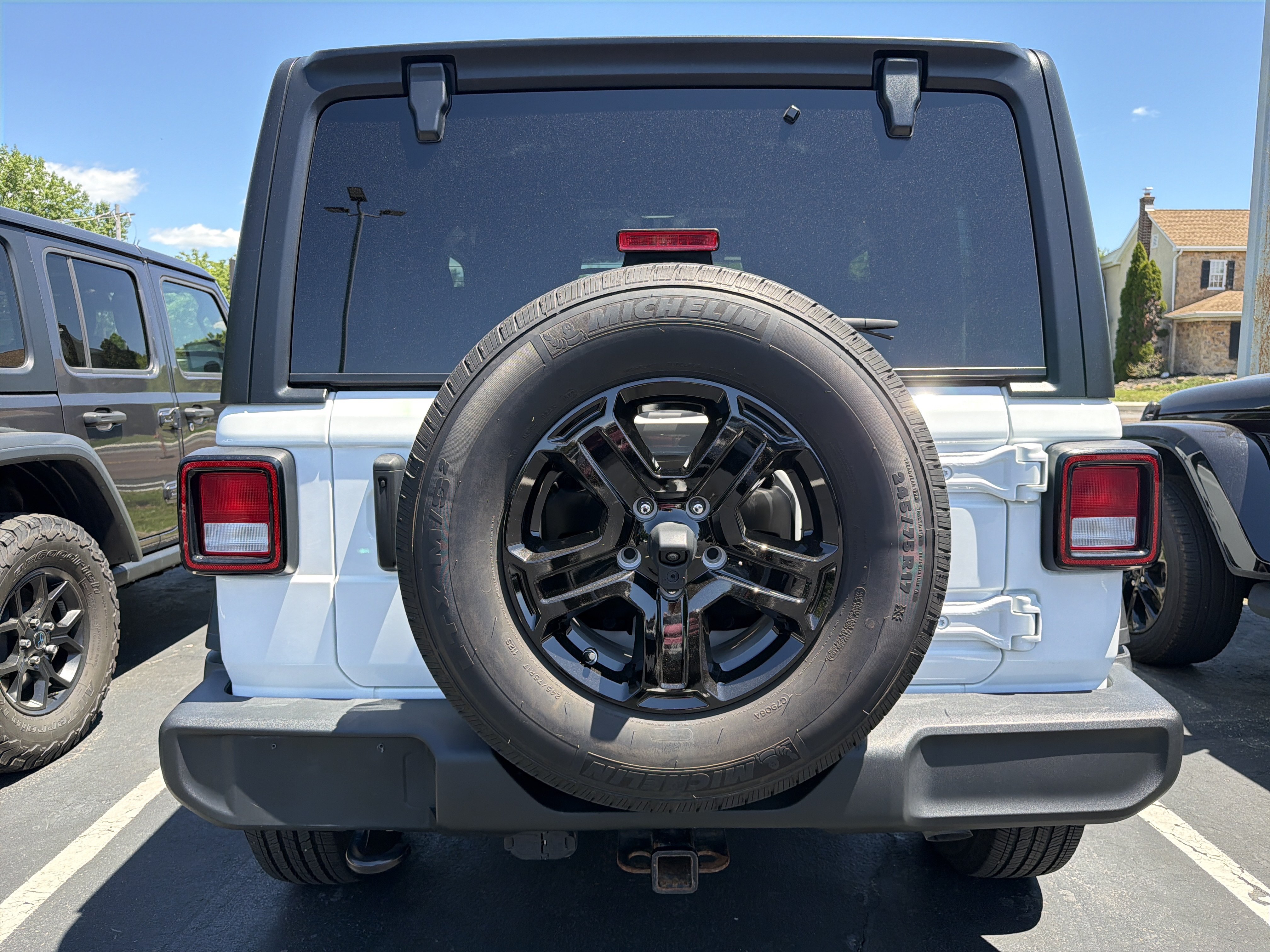 Used 2022 Jeep Wrangler Sport AWD/4WD image 6