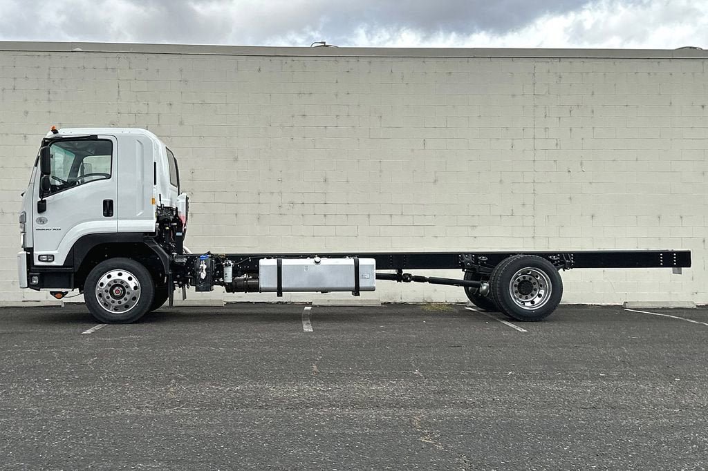 New 2024 Chevrolet Low Cab Forward 6500XD RWD image 7
