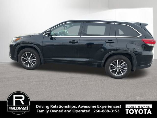 Used 2018 Toyota Highlander XLE AWD/4WD image 4