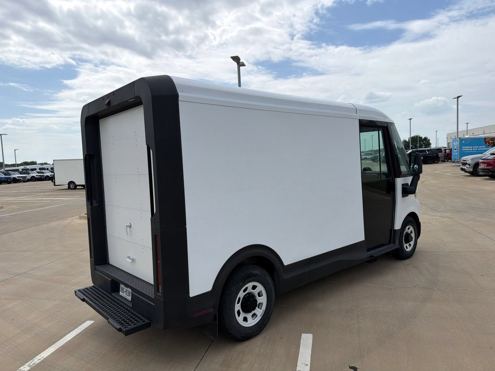 Used 2024 Chevrolet Brightdrop 400 w/ Commercial Equipment Package AWD/4WD image 4