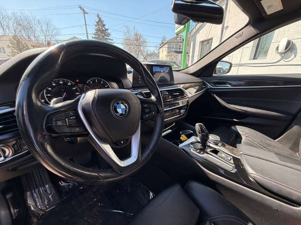 Used 2017 BMW 540i xDrive w/ Premium Package image 22