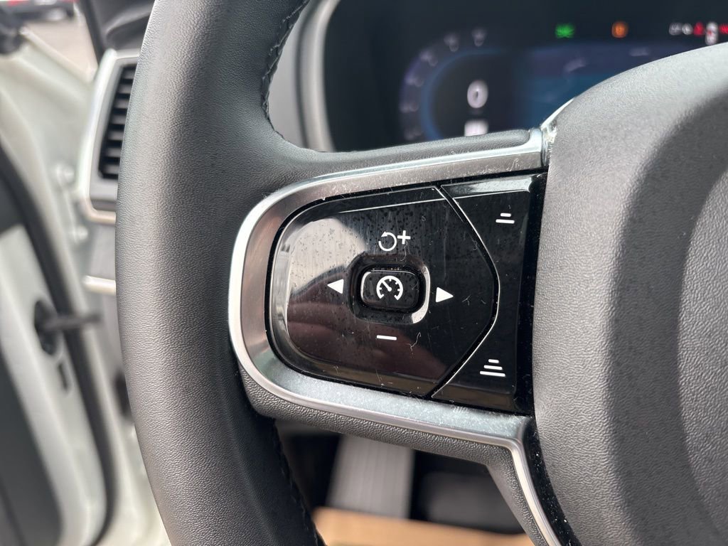 Certified 2024 Volvo XC90 T8 Ultimate w/ Protection Package Premier image 25