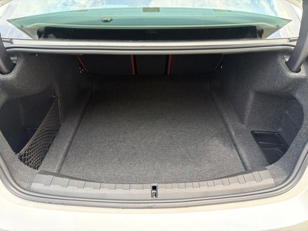 Used 2025 BMW 330i Sedan RWD image 16