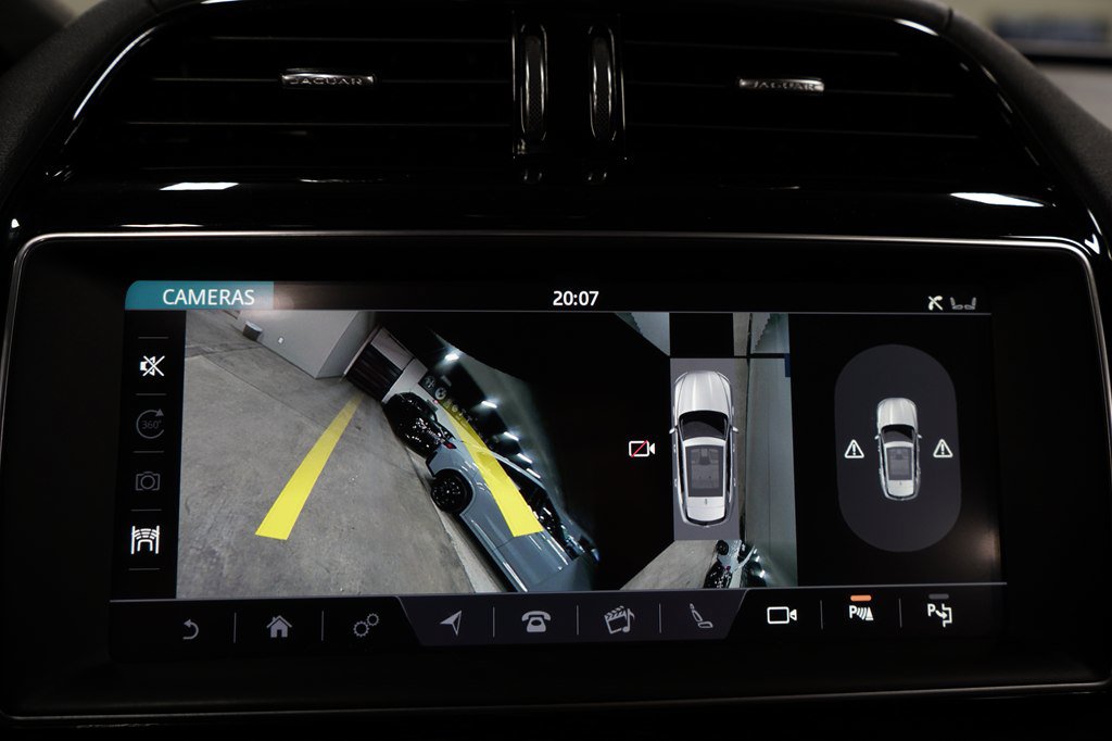 Used 2019 Jaguar F-PACE SVR AWD/4WD image 16