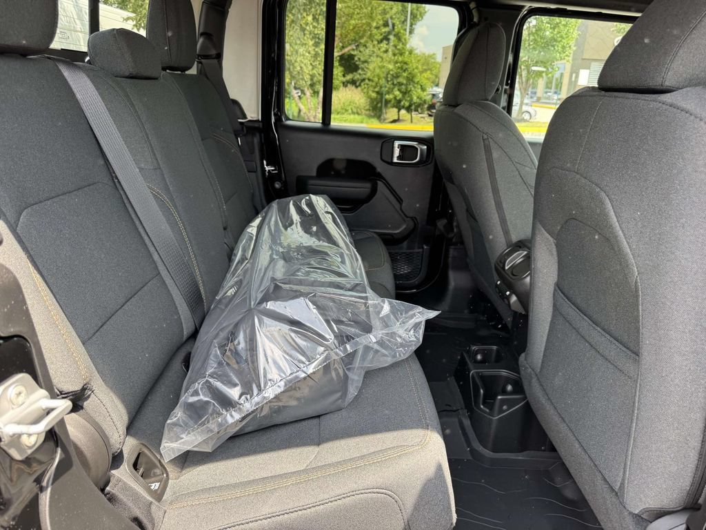 New 2026 Jeep Gladiator Sport AWD/4WD image 15