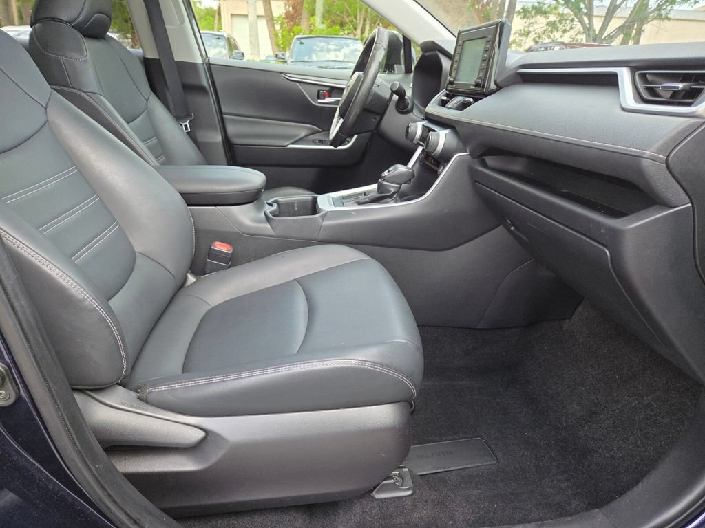 Used 2022 Toyota RAV4 XLE Premium FWD image 15
