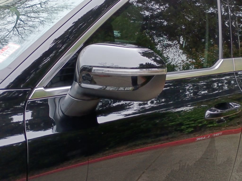 Used 2023 Kia Telluride EX w/ EX Captain's Chair Package AWD/4WD image 13