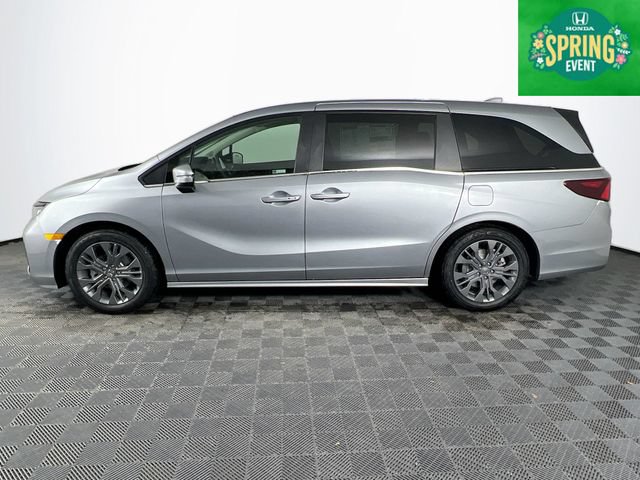 New 2026 Honda Odyssey Touring image 3