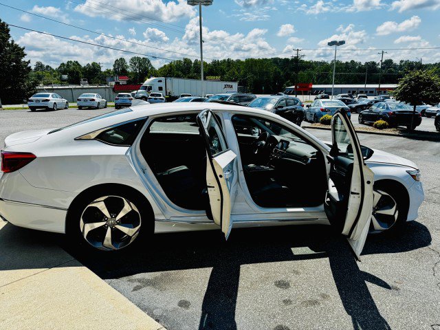 Used 2020 Honda Accord Touring image 15