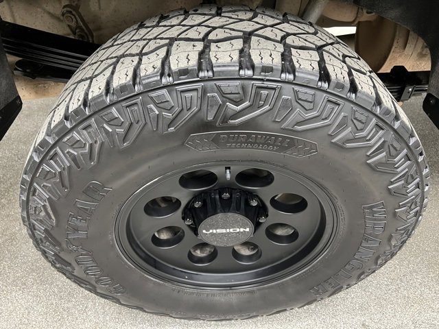 Used 2024 Chevrolet Silverado 2500 ZR2 w/ Technology Package image 17