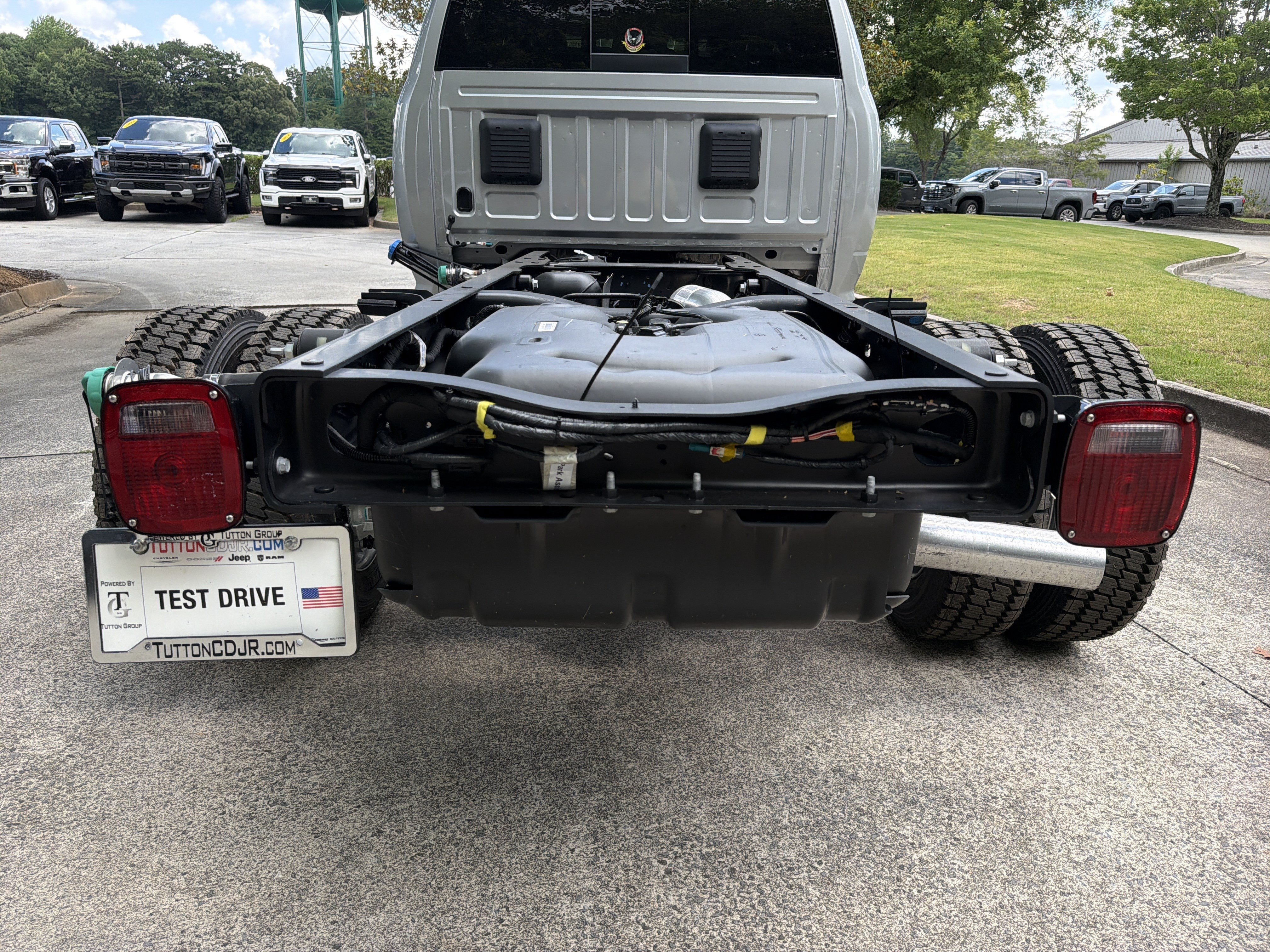 New 2026 RAM 5500 4x4 Crew Cab w/ Laramie Trim Package image 21