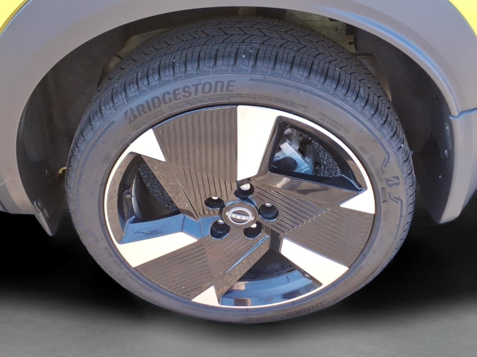 Certified 2025 Nissan Kicks SR FWD image 10