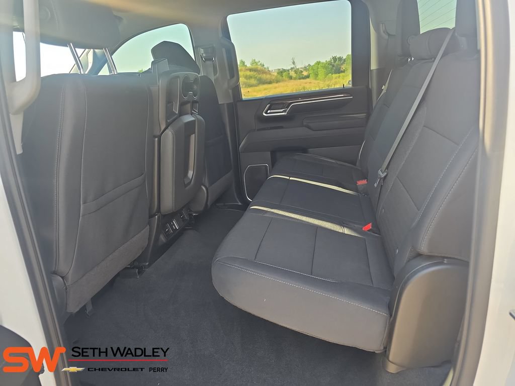 Used 2025 Chevrolet Silverado 2500 LT w/ Convenience Package AWD/4WD image 15