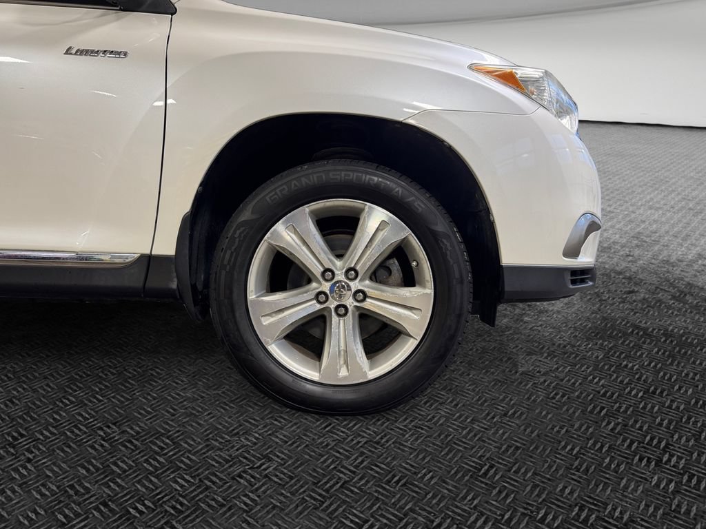 Used 2013 Toyota Highlander Limited AWD/4WD image 11