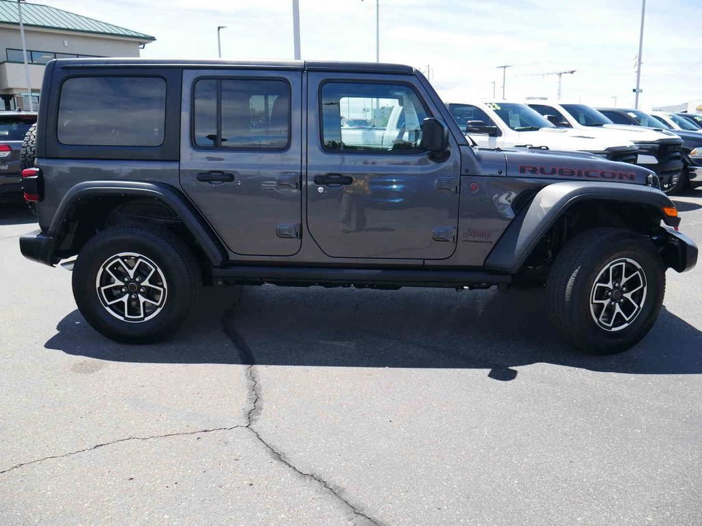 Used 2024 Jeep Wrangler Unlimited Rubicon AWD/4WD image 25