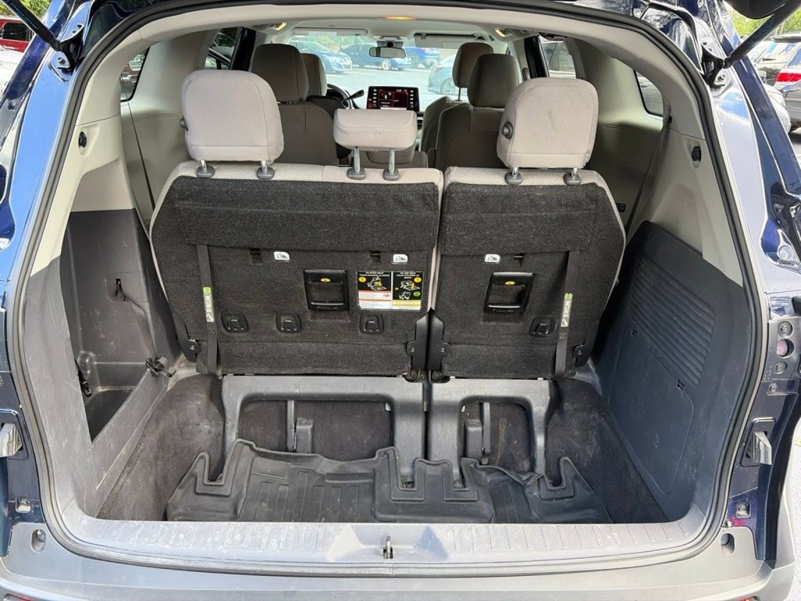 Used 2024 Toyota Sienna LE AWD/4WD image 27