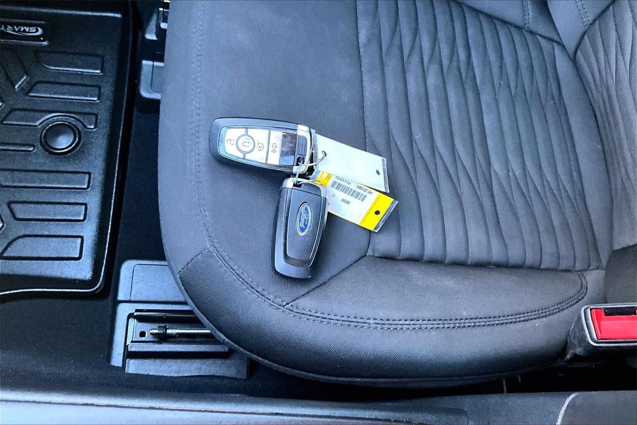 Used 2021 Ford Explorer XLT w/ Class III Trailer Tow Package image 31