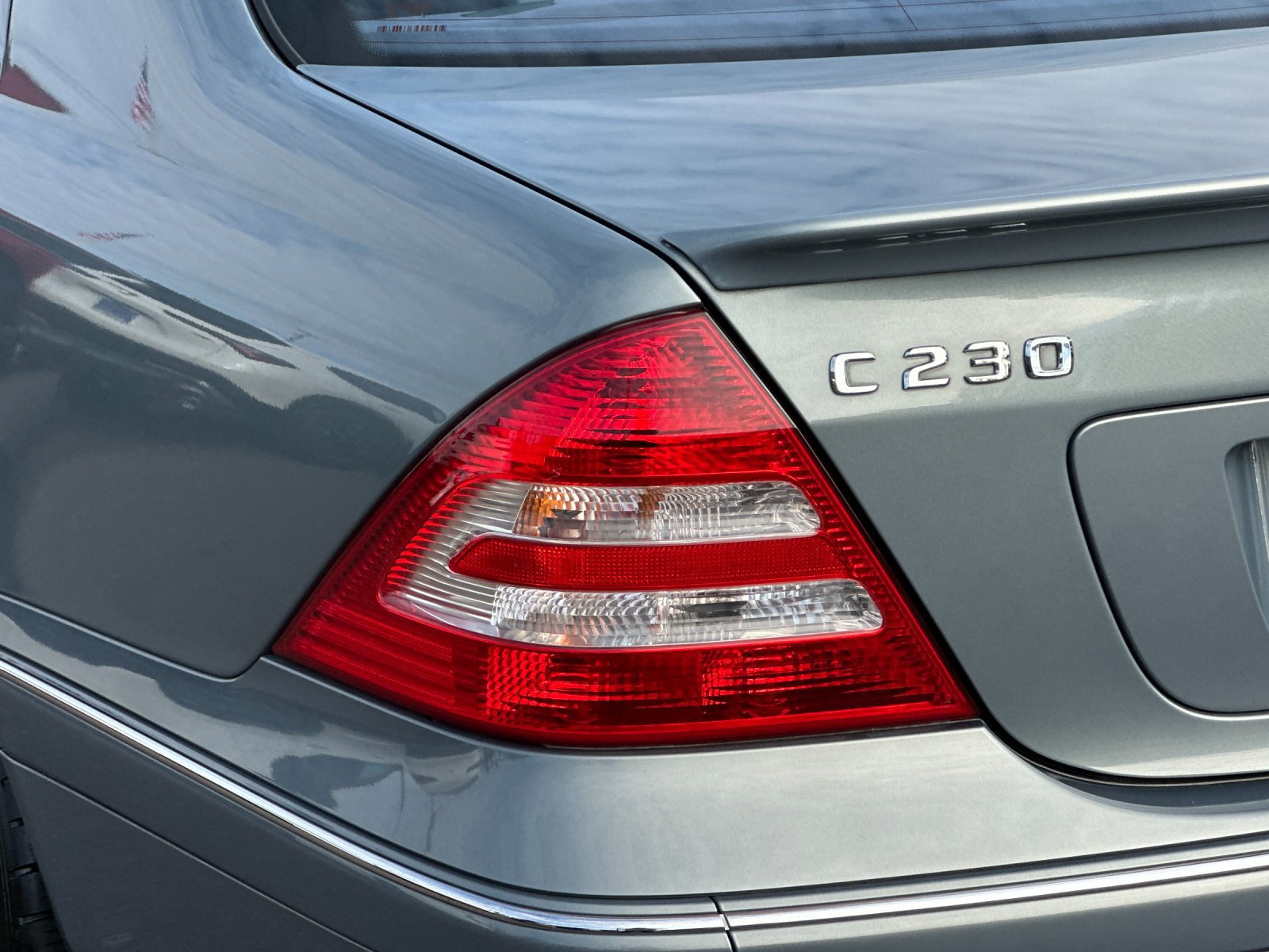 Used 2007 Mercedes-Benz C 230 Sedan image 24