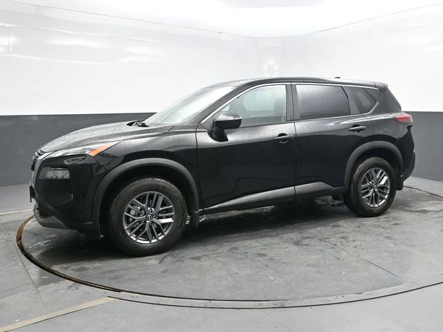 Used 2023 Nissan Rogue S AWD/4WD image 3