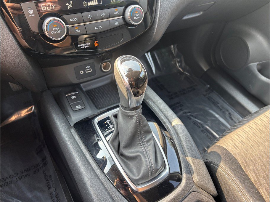 Used 2020 Nissan Rogue SV w/ Premium Package FWD image 35