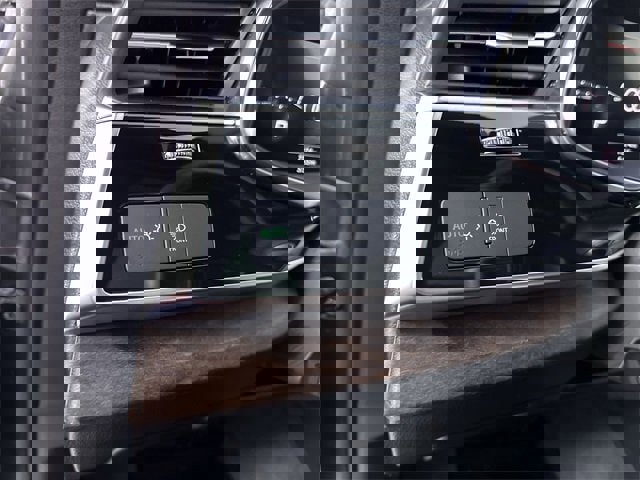 Used 2024 Audi Q8 Premium Plus image 18