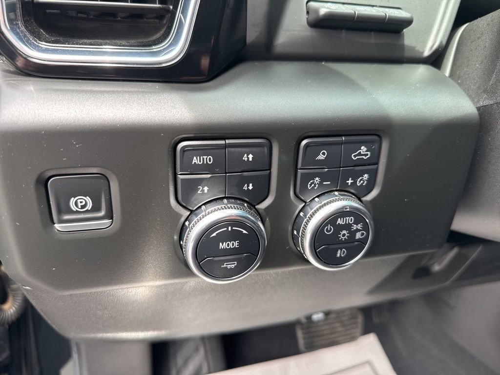 Used 2025 GMC Sierra 3500 Denali w/ Denali Reserve Package AWD/4WD image 16