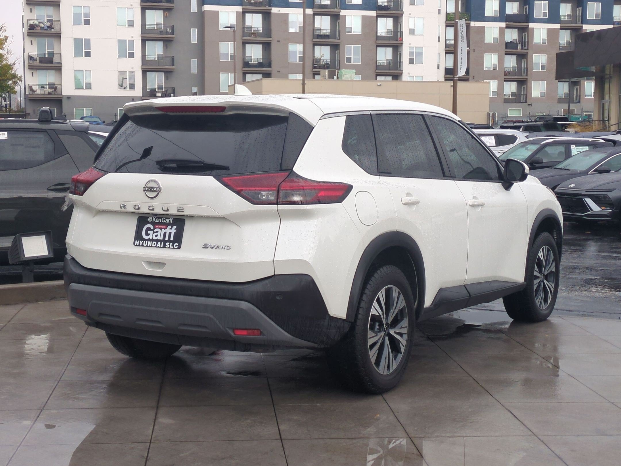 Used 2022 Nissan Rogue SV AWD/4WD image 3