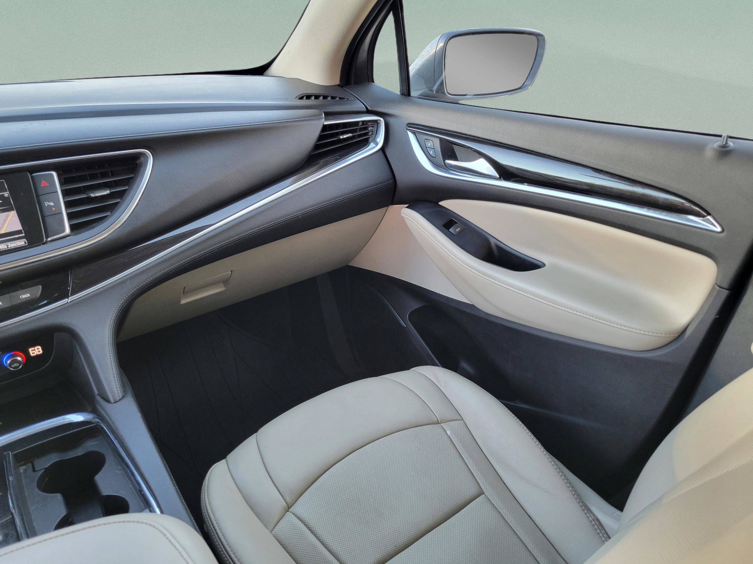 Used 2019 Buick Enclave Essence AWD/4WD image 10