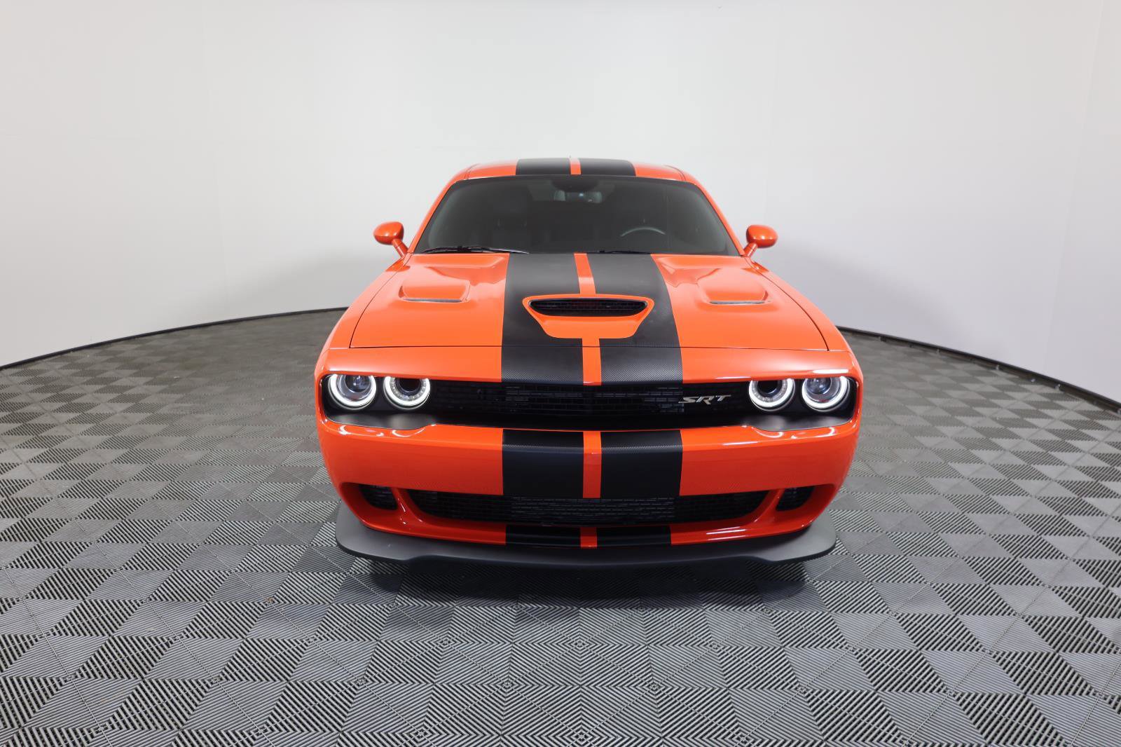 Used 2017 Dodge Challenger SRT Hellcat RWD image 2