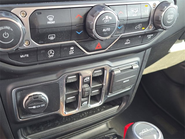 Used 2023 Jeep Gladiator Overland image 26